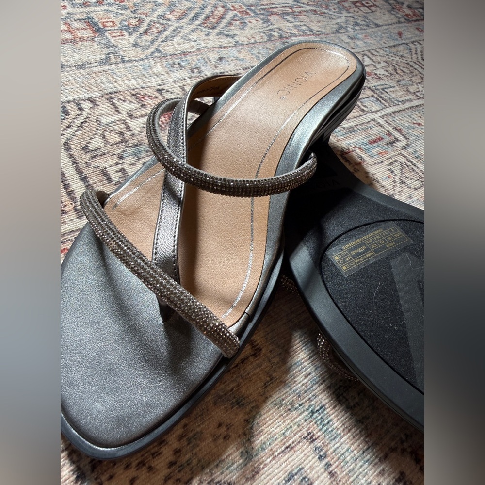 Vionic Women's Black and Brown Sandals